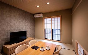 Rinn Tsukinowa West